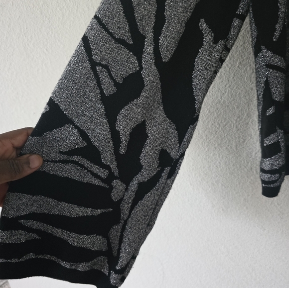 H&M Sweater Womens Sz L Black Knit Bell Sleeves Grunge Grannycore - Picture 6 of 10